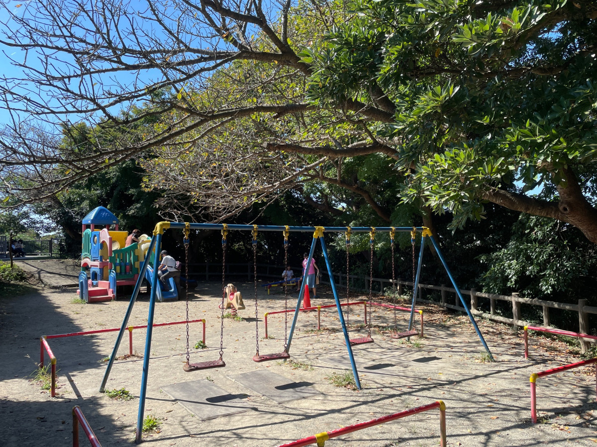 披露 山 公園